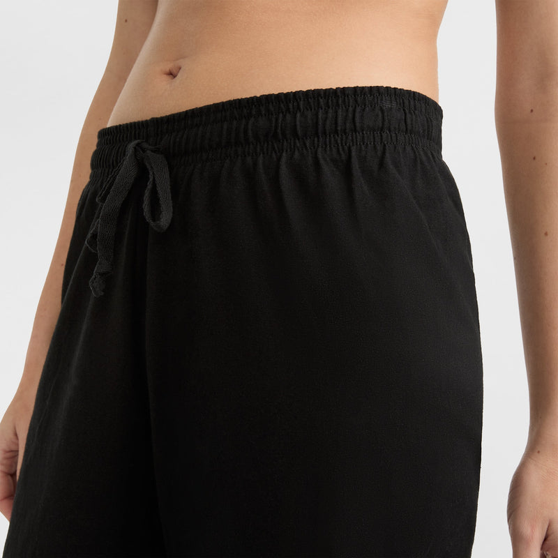 Champion Lightweight Lounge Capri Pants, C Logo in Black