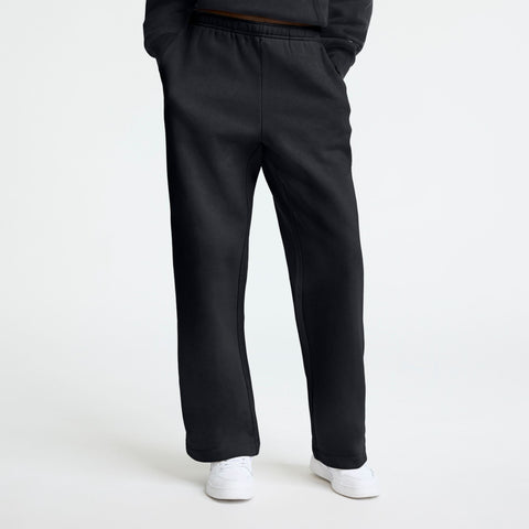Champion Powerblend Straight Hem Sweatpants in Black